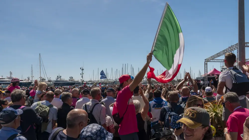 Ballerini sul palco durante il giorno